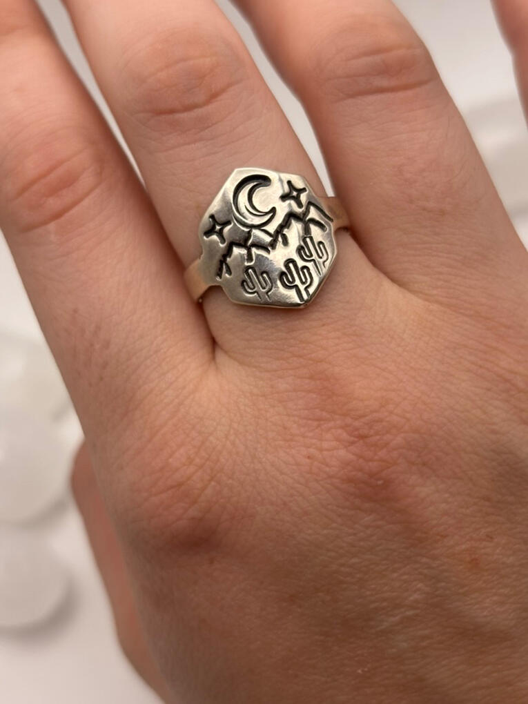 Stamped Sterling Silver Desert Night Scene Ring