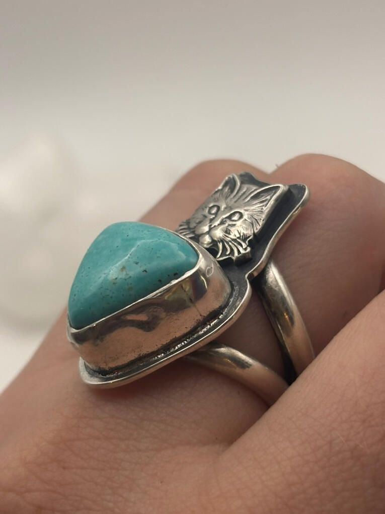 Sterling Silver Cat and Turquoise Ring